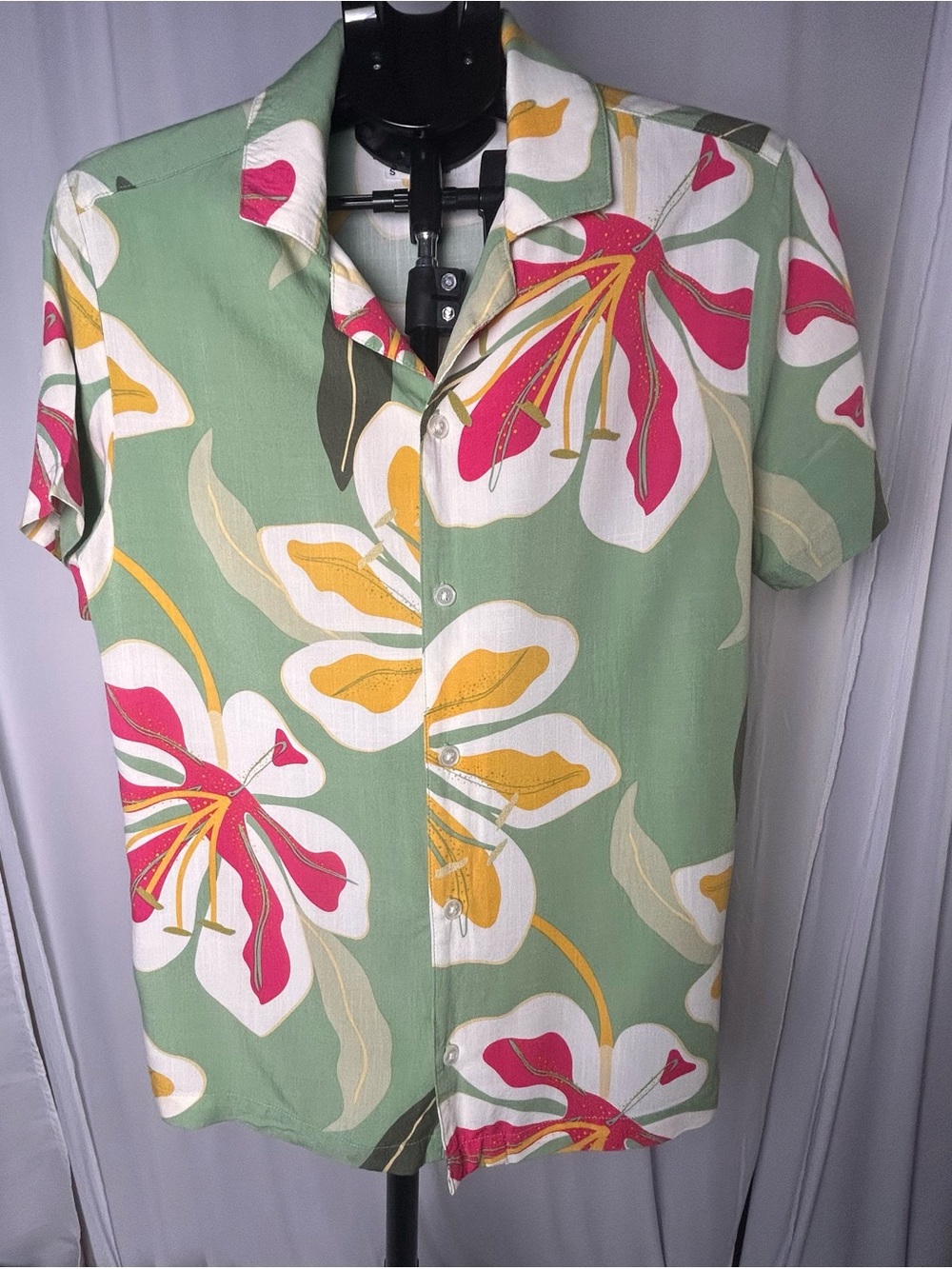 Original Use Men's Short-Sleeve Floral Button-Down Shirt - Green, Pink & Yellow
